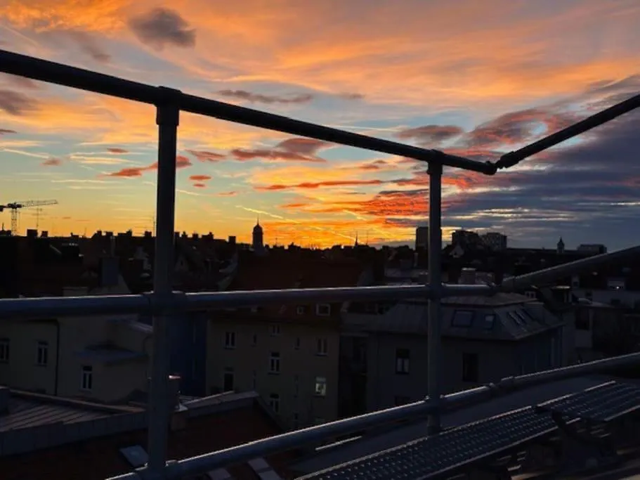 6 Zimmer Maisonette-Penthouse Pool Dachterrasse Luxus 뮌헨 아파트