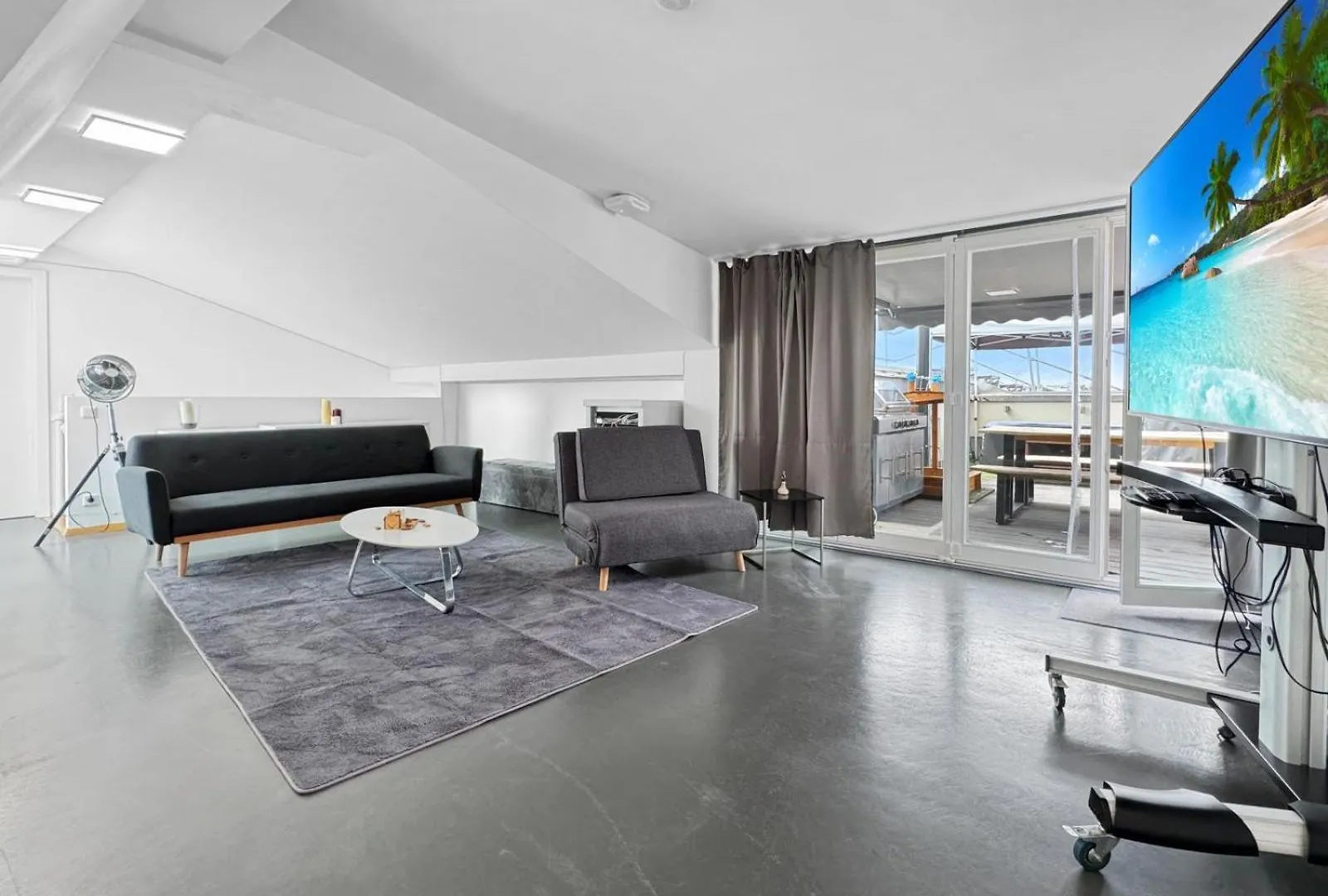 6 Zimmer Maisonette-Penthouse Pool Dachterrasse Luxus 뮌헨 아파트